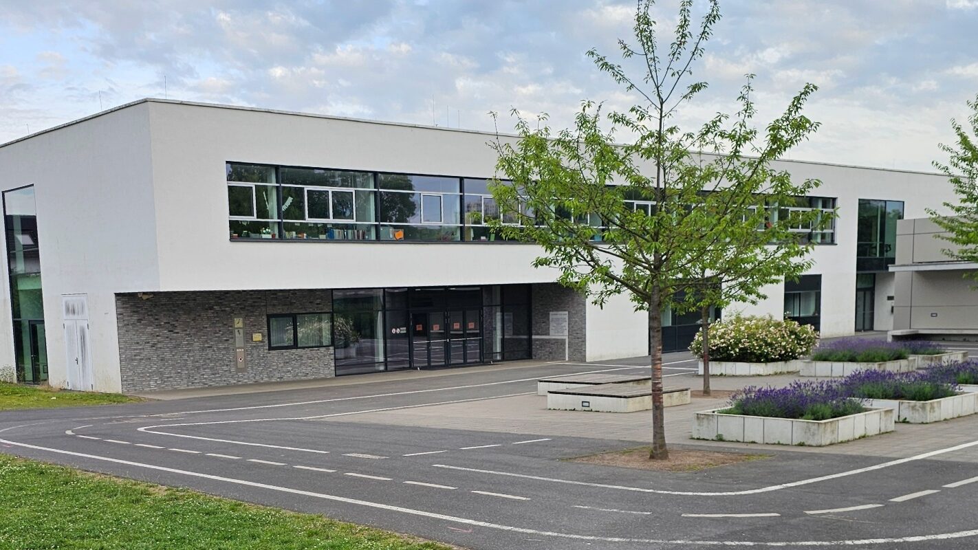 Gebäude Geschwister-Scholl-Schule Steinbach